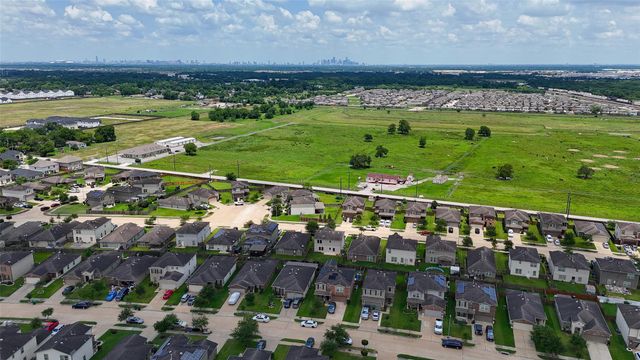 6714 Atlasridge Drive, Houston, TX 77048