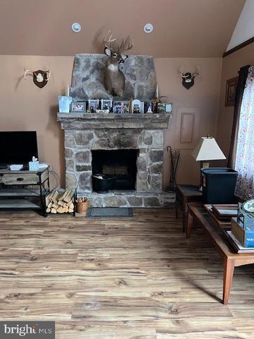 725 DOTTERS CORNER RD, Kunkletown, PA 18058