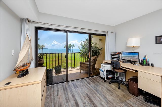 7530 SUNSHINE SKYWAY LANE S 115, St Petersburg, FL 33711