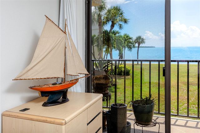 7530 SUNSHINE SKYWAY LANE S 115, St Petersburg, FL 33711