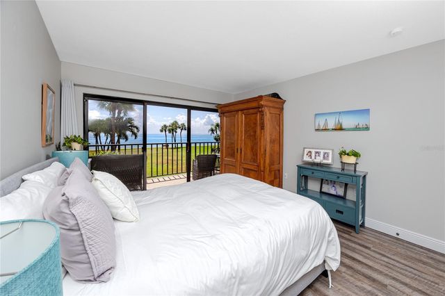7530 SUNSHINE SKYWAY LANE S 115, St Petersburg, FL 33711