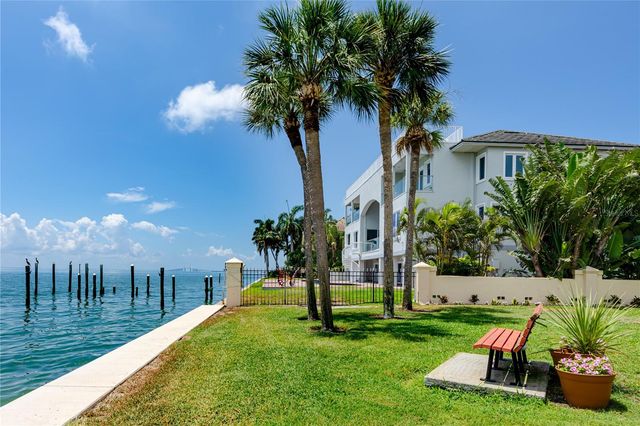 7530 SUNSHINE SKYWAY LANE S 115, St Petersburg, FL 33711