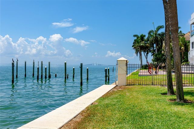 7530 SUNSHINE SKYWAY LANE S 115, St Petersburg, FL 33711