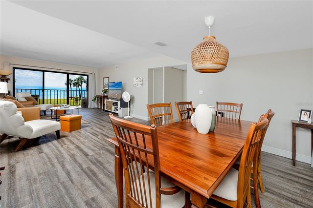 7530 SUNSHINE SKYWAY LANE S 115, St Petersburg, FL 33711