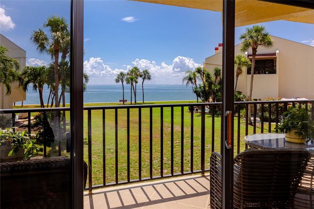 7530 SUNSHINE SKYWAY LANE S 115, St Petersburg, FL 33711