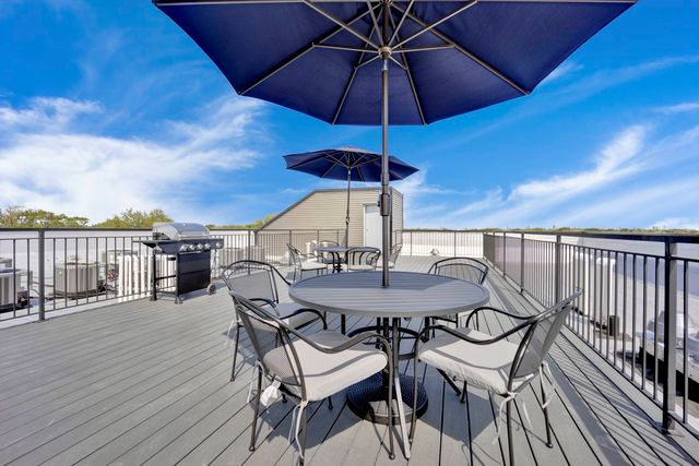 4350 W Lawrence Avenue 403, Chicago, IL 60630
