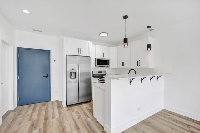 4350 W Lawrence Avenue 403, Chicago, IL 60630