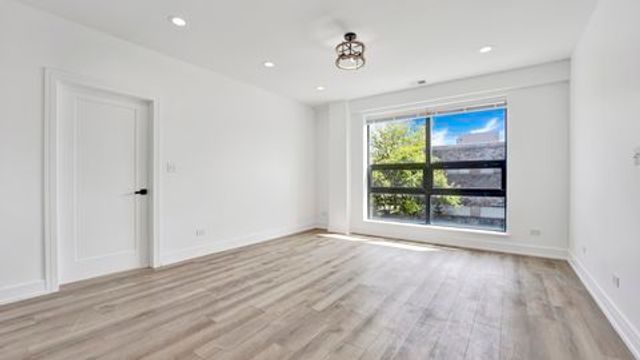 4350 W Lawrence Avenue 403, Chicago, IL 60630