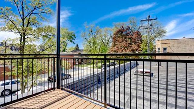 4350 W Lawrence Avenue 403, Chicago, IL 60630