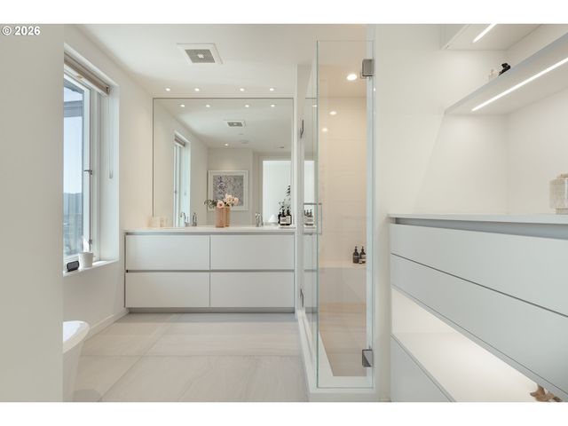 1075 Nw NORTHRUP St 2512, Portland, OR 97209