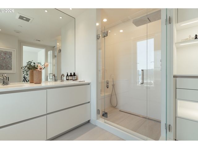 1075 Nw NORTHRUP St 2512, Portland, OR 97209