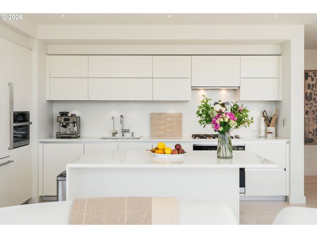 1075 Nw NORTHRUP St 2512, Portland, OR 97209
