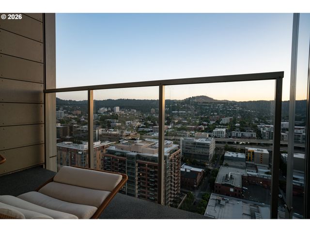 1075 Nw NORTHRUP St 2512, Portland, OR 97209