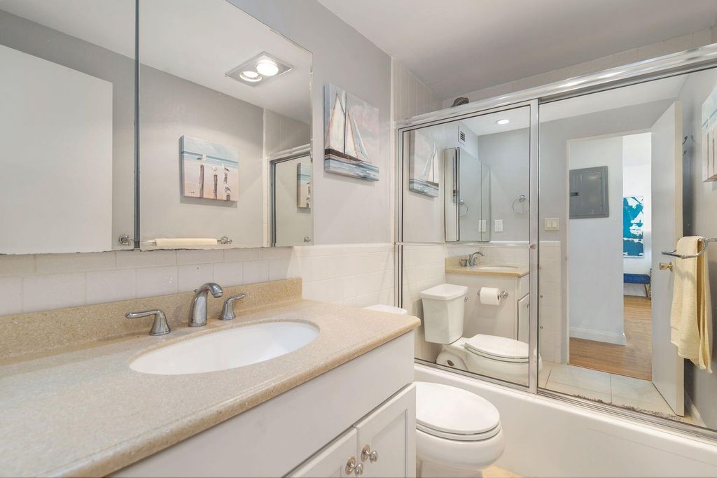 Image 11 of property listing at 2840 S Ocean 5110 Boulevard 511, Palm Beach, FL 33480