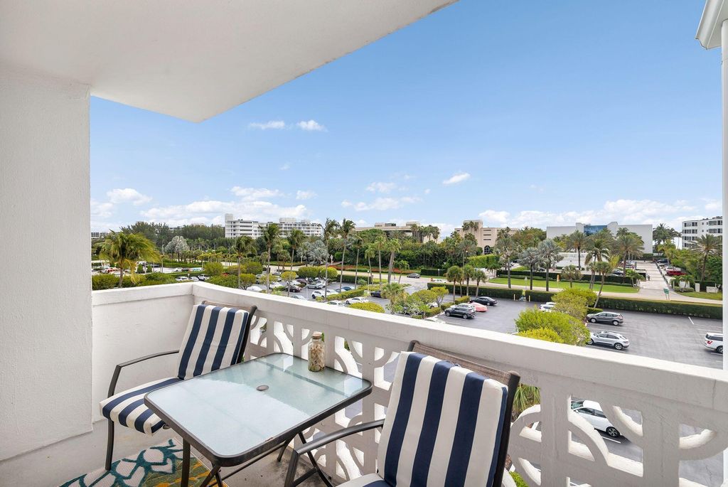 Image 13 of property listing at 2840 S Ocean 5110 Boulevard 511, Palm Beach, FL 33480