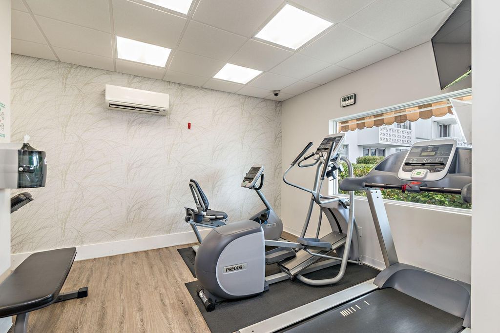 Image 17 of property listing at 2840 S Ocean 5110 Boulevard 511, Palm Beach, FL 33480