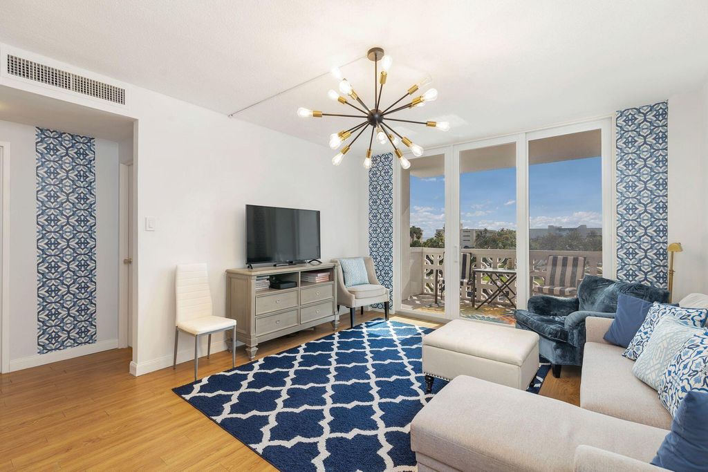 Image 2 of property listing at 2840 S Ocean 5110 Boulevard 511, Palm Beach, FL 33480