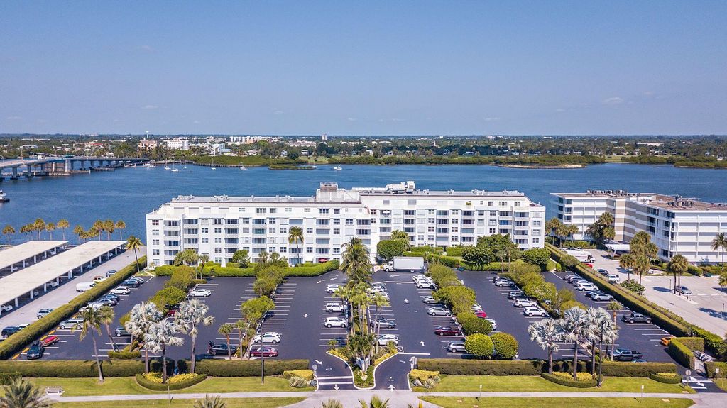 Image 23 of property listing at 2840 S Ocean 5110 Boulevard 511, Palm Beach, FL 33480
