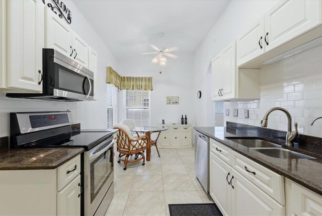 1777 FOUNTAIN VIEW CIRCLE, Venice, FL 34292