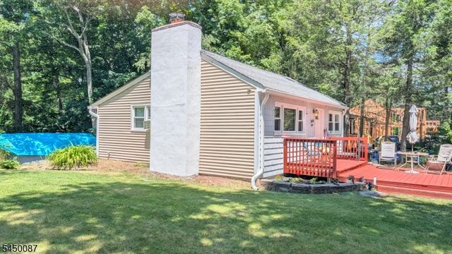 31 Hewitt Rd, West Milford Twp., NJ 07421