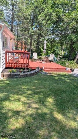 31 Hewitt Rd, West Milford Twp., NJ 07421