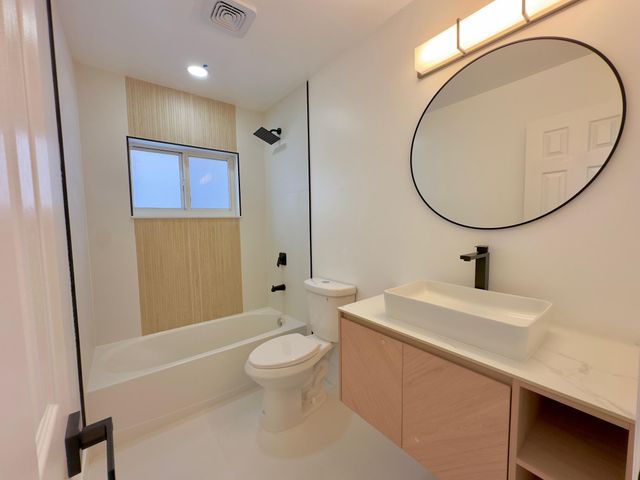 6811 NW 32nd Avenue, Fort Lauderdale, FL 33309