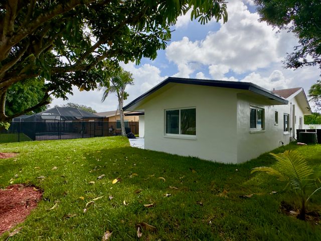 6811 NW 32nd Avenue, Fort Lauderdale, FL 33309