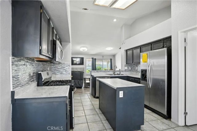 31309 Van Ruysdael Ln, Winchester, CA 92596