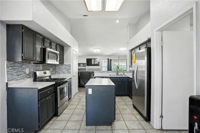 31309 Van Ruysdael Ln, Winchester, CA 92596