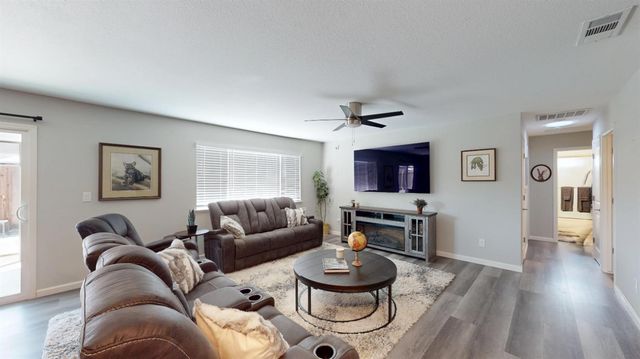 3912 Carver, Modesto, CA 95356