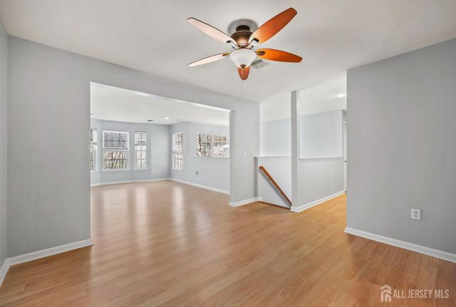 189 Sunshine Drive, Piscataway, NJ 08854