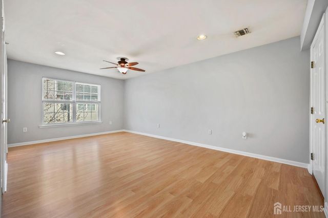 189 Sunshine Drive, Piscataway, NJ 08854