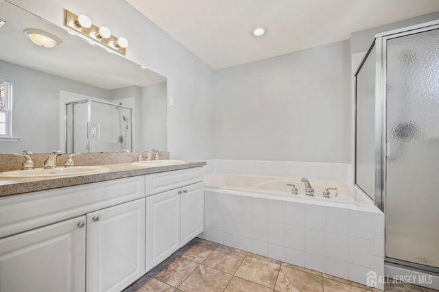 189 Sunshine Drive, Piscataway, NJ 08854