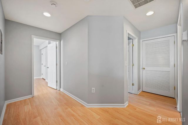 189 Sunshine Drive, Piscataway, NJ 08854