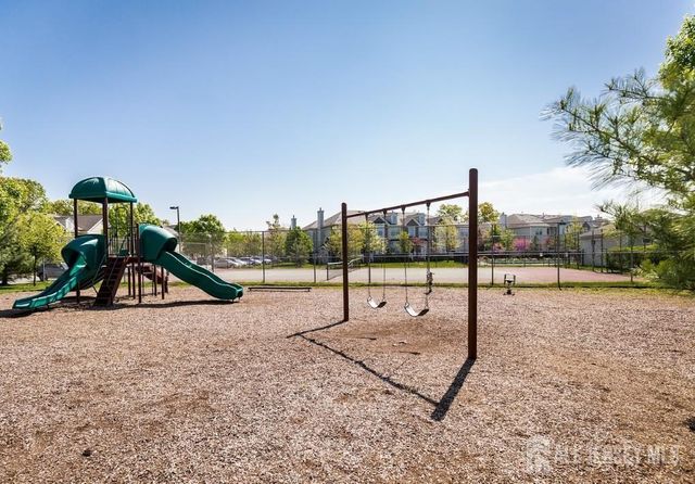 189 Sunshine Drive, Piscataway, NJ 08854