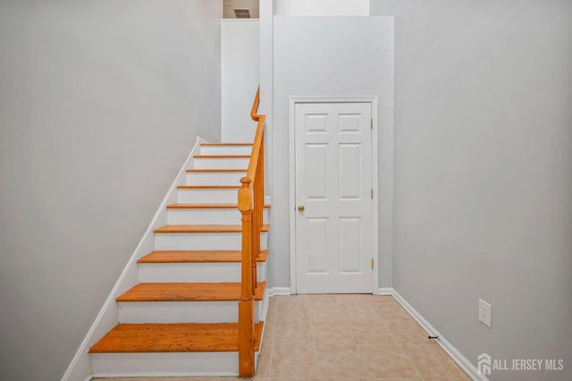 189 Sunshine Drive, Piscataway, NJ 08854