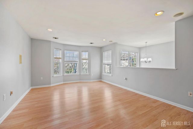 189 Sunshine Drive, Piscataway, NJ 08854