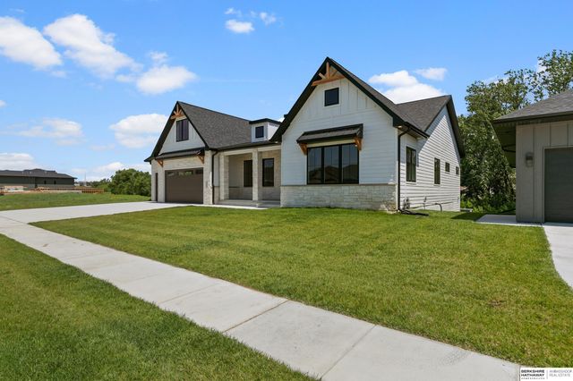 3642 Wilderness Hills Boulevard, Lincoln, NE 68516
