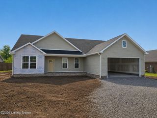 102 Blatina Dr, Vine Grove, KY 40175