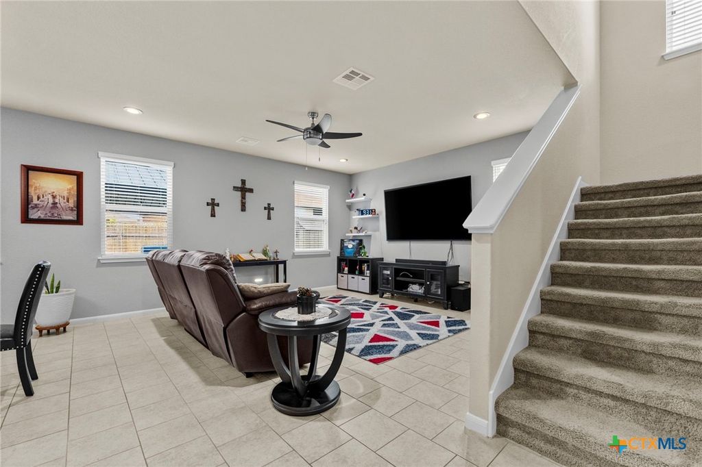 Image 11 of property listing at 673 sheridan park, New Braunfels, TX 78130
