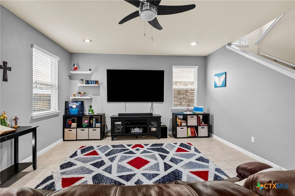 Image 13 of property listing at 673 sheridan park, New Braunfels, TX 78130