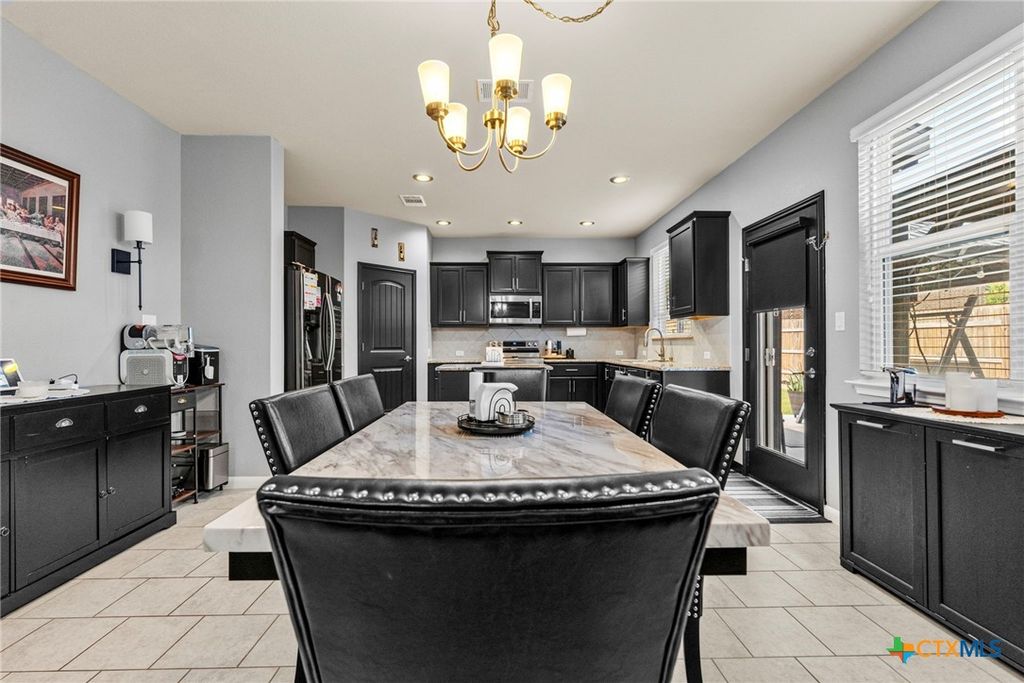 Image 15 of property listing at 673 sheridan park, New Braunfels, TX 78130