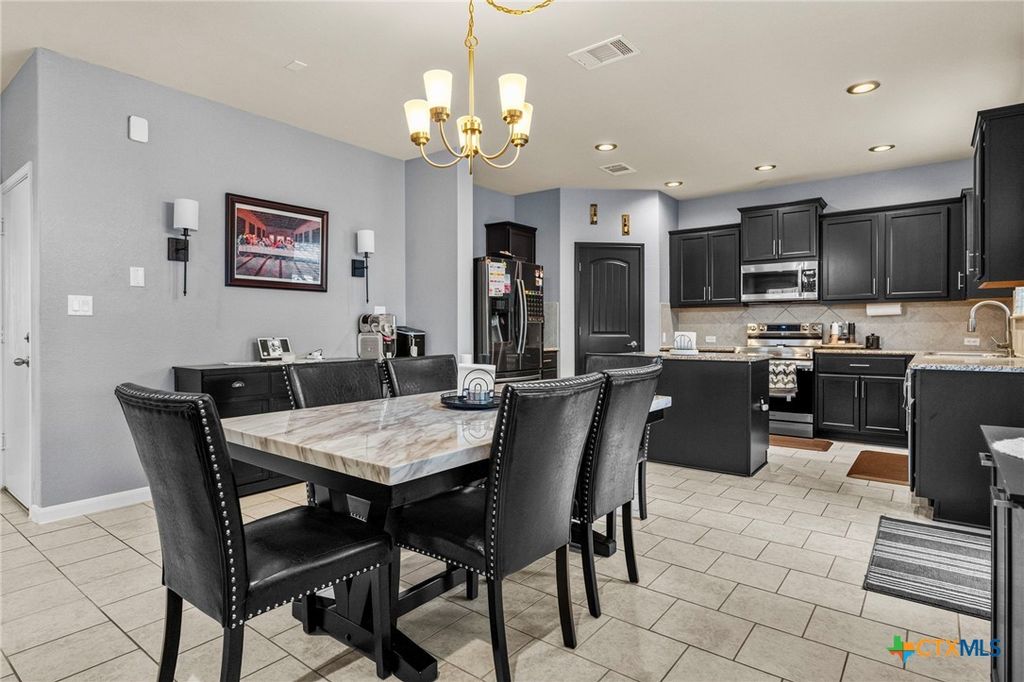 Image 18 of property listing at 673 sheridan park, New Braunfels, TX 78130