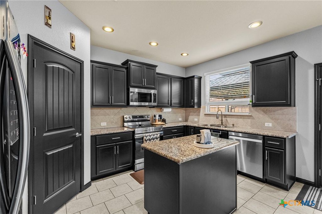Image 19 of property listing at 673 sheridan park, New Braunfels, TX 78130