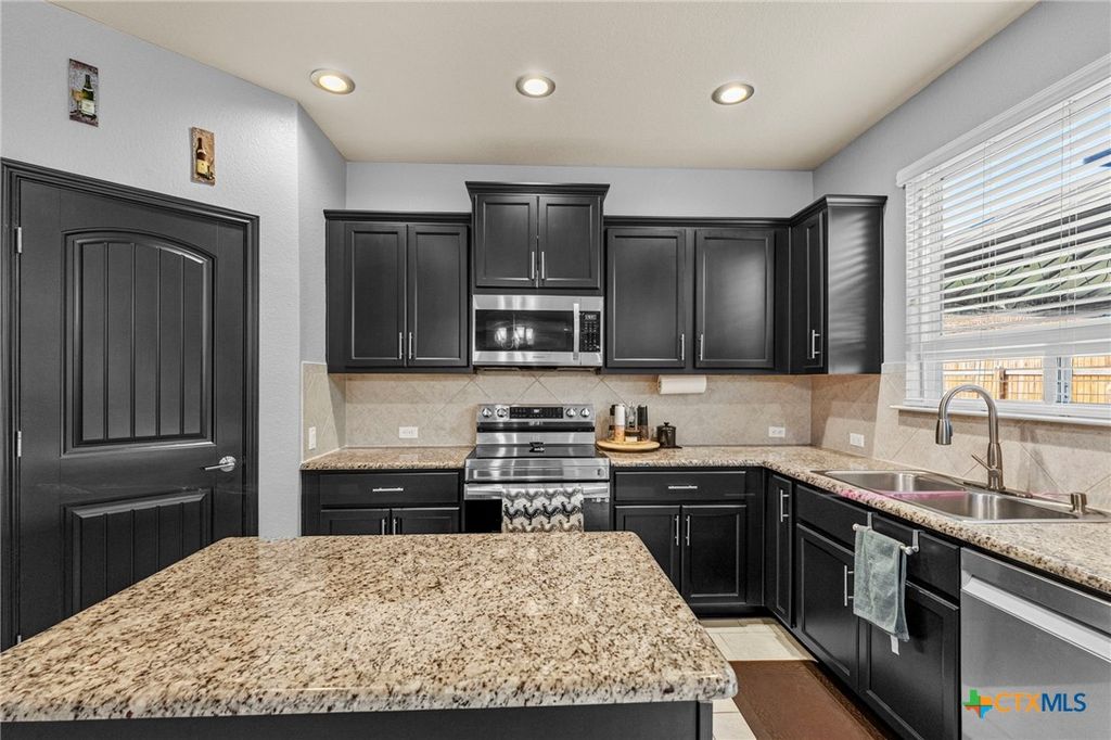 Image 20 of property listing at 673 sheridan park, New Braunfels, TX 78130