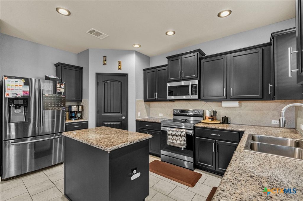 Image 21 of property listing at 673 sheridan park, New Braunfels, TX 78130