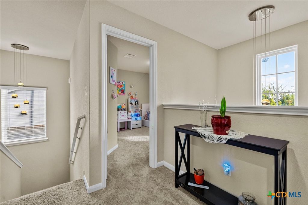 Image 23 of property listing at 673 sheridan park, New Braunfels, TX 78130