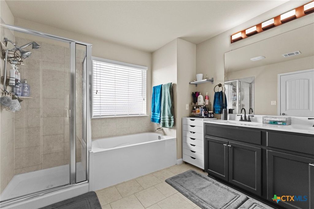 Image 33 of property listing at 673 sheridan park, New Braunfels, TX 78130