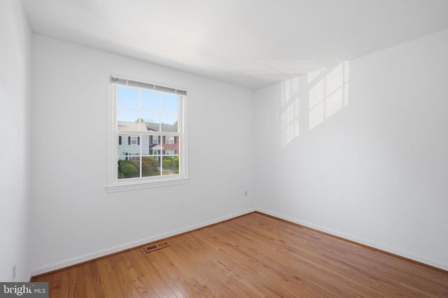 2915 PINEY GROVE CT, Fairfax, VA 22031
