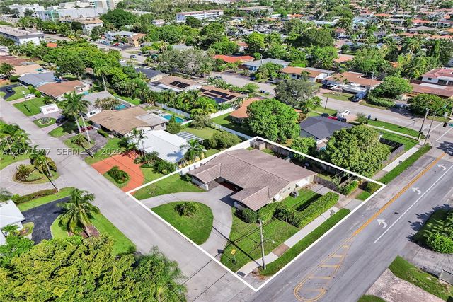 1477 NE 55th St, Fort Lauderdale, FL 33334
